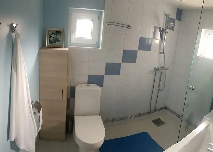 Luha Private House Vikendica *