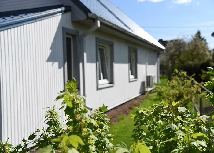 Luha Private House Parnawa